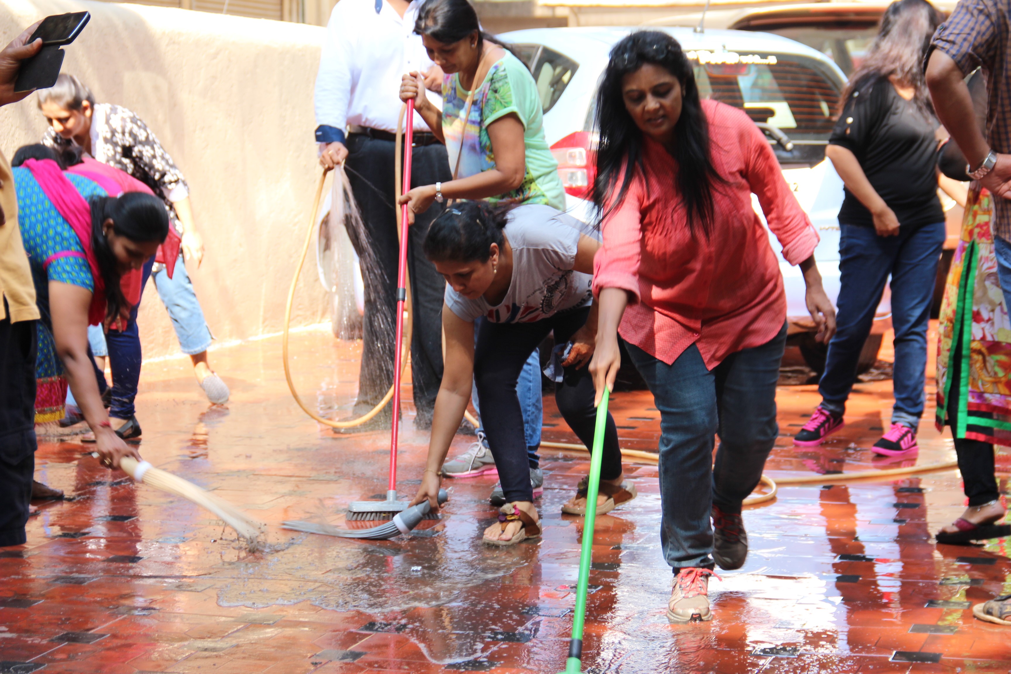 Borghi India helps to keep the country clean PIX 1